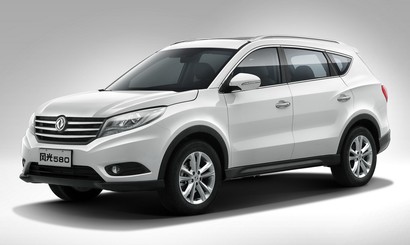 Dongfeng атакует Россию кроссоверами Dongfeng атакует Россию кроссоверами