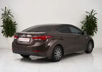Hyundai Elantra Вид 5