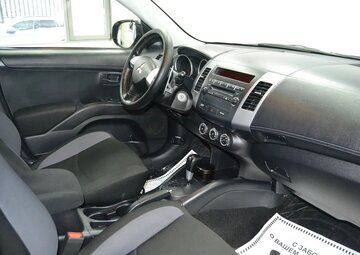 Mitsubishi Outlander Вид 5